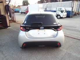 Toyota Yaris HYBRID X