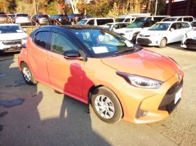 Toyota Yaris HYBRID G