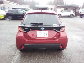 Toyota Yaris HYBRID G