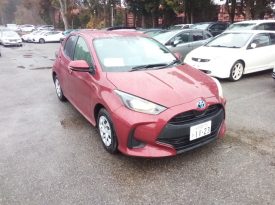 Toyota Yaris HYBRID G