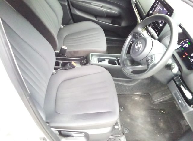 
								Toyota Aqua X full									