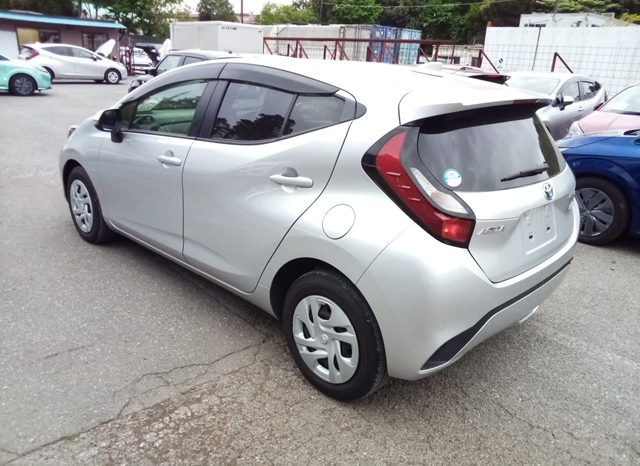 
								Toyota Aqua X full									