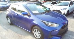 Toyota Yaris HYBRID G