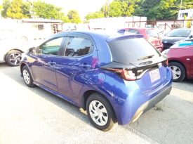 Toyota Yaris HYBRID G