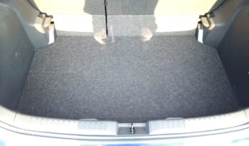 
									Toyota Yaris HYBRID G full								