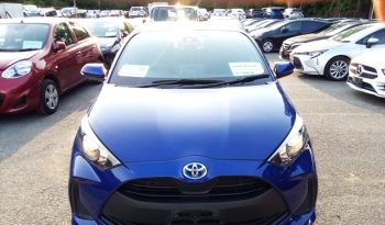 
									Toyota Yaris HYBRID G full								