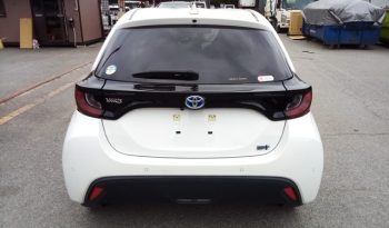 
									Toyota Yaris HYBRID X full								