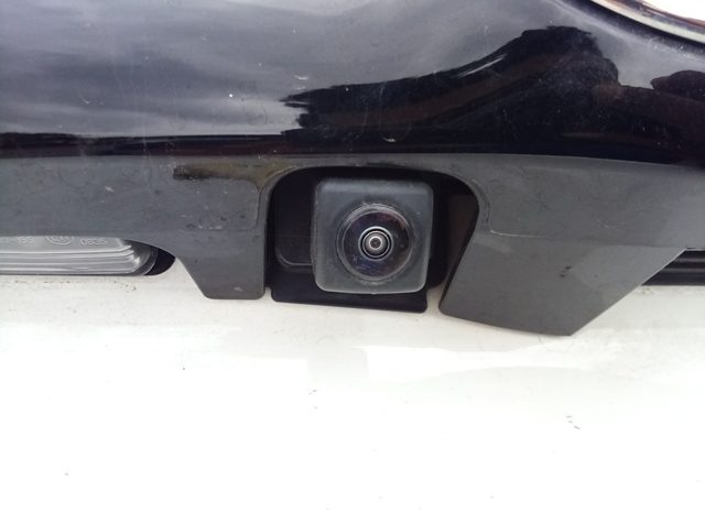 
								Toyota Yaris HYBRID X full									