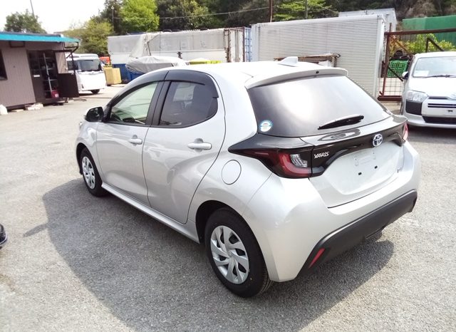 
								Toyota Yaris HYBRID X full									