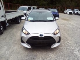 Toyota Yaris HYBRID X