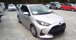 Toyota Yaris HYBRID X