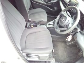 Toyota Yaris HYBRID X