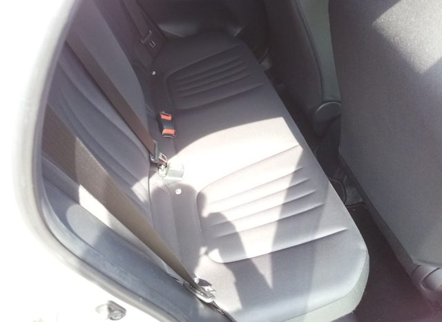 
								Toyota Yaris HYBRID X full									