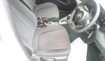 
									Toyota Yaris X full								