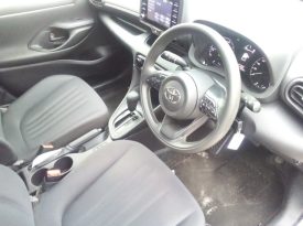 Toyota Yaris HYBRID X