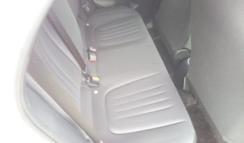 
									Toyota Yaris HYBRID X full								