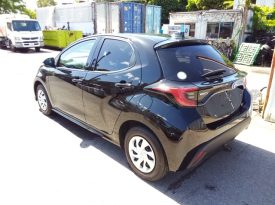 Toyota Yaris HYBRID G