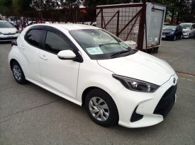 Toyota Yaris HYBRID X