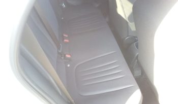 
									Toyota Yaris  HYBRID X full								