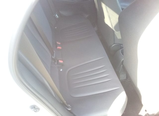 
								Toyota Yaris  HYBRID X full									