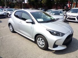 Toyota Yaris HYBRID X