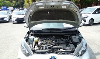 
									Toyota Yaris HYBRID X full								
