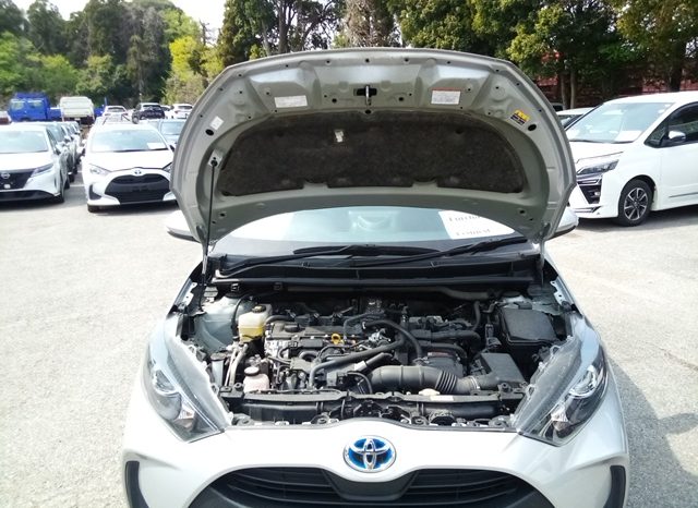 
								Toyota Yaris HYBRID X full									