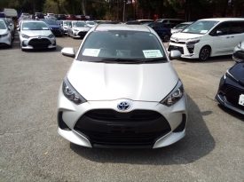 Toyota Yaris HYBRID X