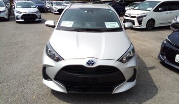 
									Toyota Yaris HYBRID X full								