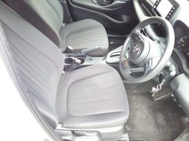 Toyota Yaris HYBRID X