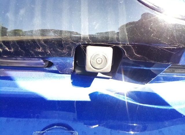 
								Toyota Yaris HYBRID X full									