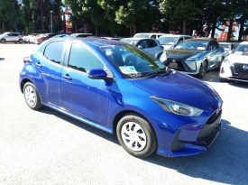 Toyota Yaris HYBRID X