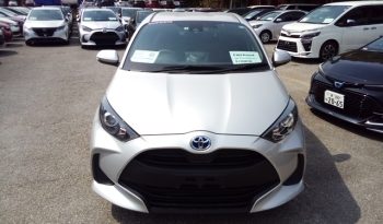 
									Toyota Yaris HYBRID X full								