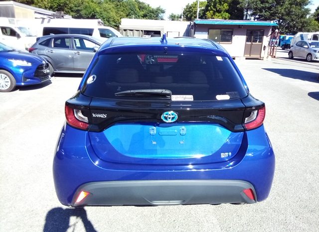 
								Toyota Yaris HYBRID X full									