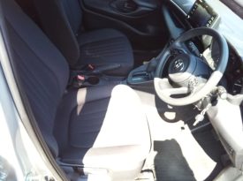 Toyota Yaris HYBRID X