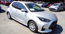 Toyota Yaris HYBRID X