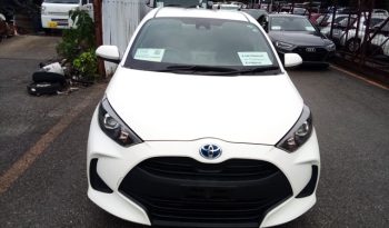 
									Toyota Yaris HYBRID X full								
