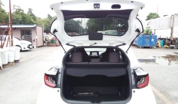 
									Toyota Yaris HYBRID X full								