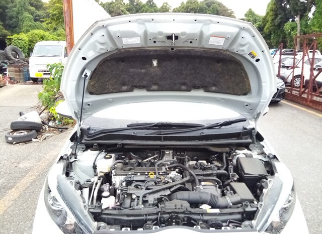 
								Toyota Yaris HYBRID X full									