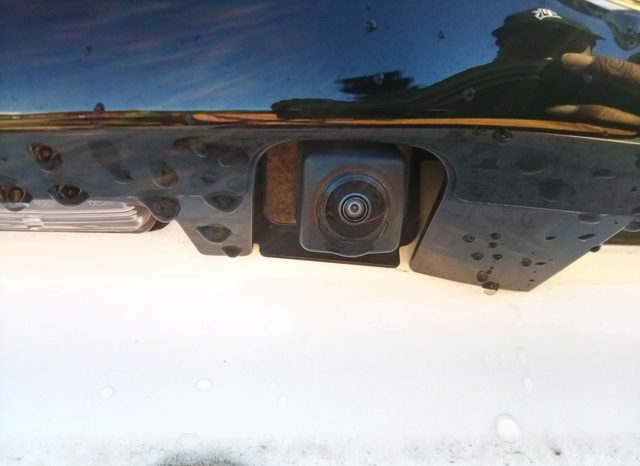 
								Toyota Yaris HYBRID X full									