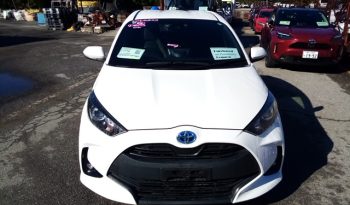 
									Toyota Yaris HYBRID X full								