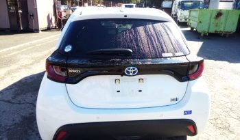 
									Toyota Yaris HYBRID X full								