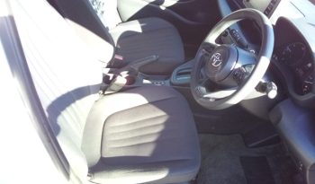 
									Toyota Yaris HYBRID X full								