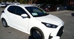 Toyota Yaris HYBRID X