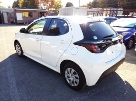 Toyota Yaris HYBRID X