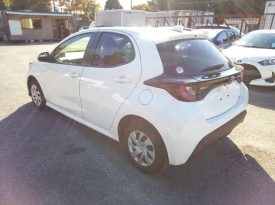 Toyota Yaris HYBRID X