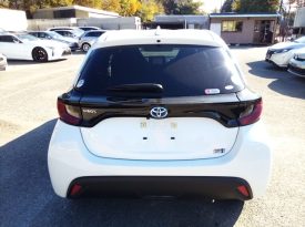 Toyota Yaris HYBRID X