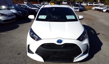 
									Toyota Yaris HYBRID X full								
