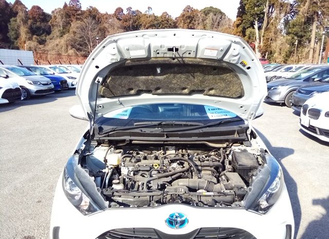 Toyota Yaris HYBRID X