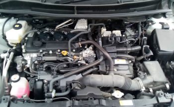 Toyota Yaris HYBRID X
